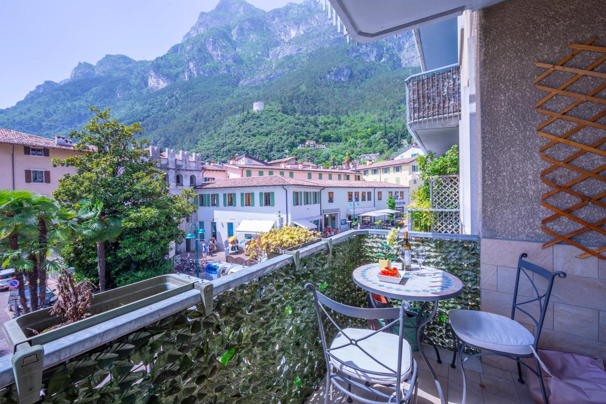 Riva Dante Apartment - Happy Rentals Εξωτερικό φωτογραφία